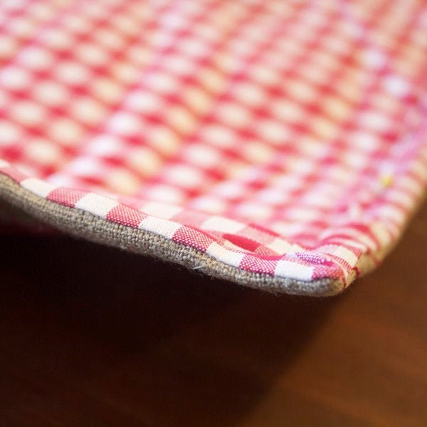 How to Sew an Invisible Binding on your Quilt - Ruth de Vos: Art