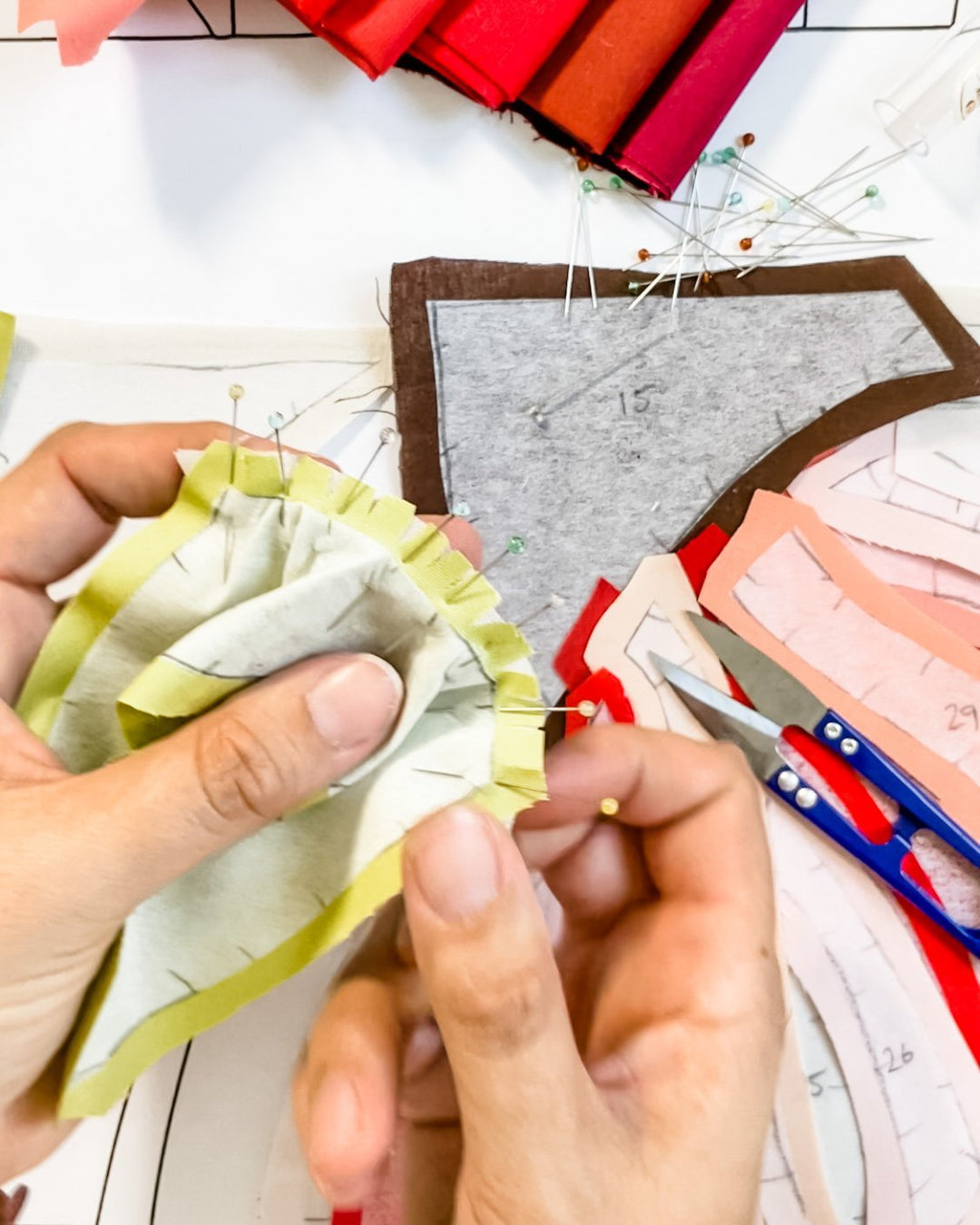 It's All in the Pinning - Ruth de Vos: Art