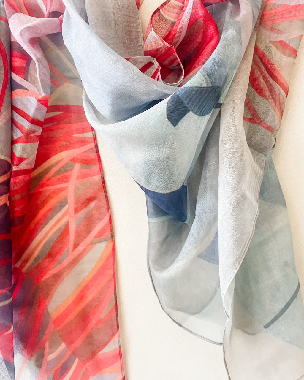 'Macrocarpa' artisan scarf